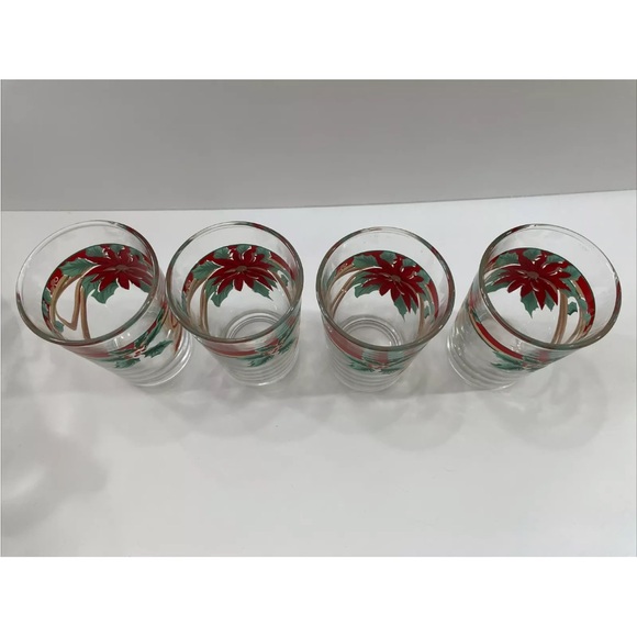 Vintage Poinsettia And Holly Berry Juice Water Pitcher And 4 Glasses Christmas - Picture 4 of 7